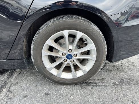 Used 2020 Ford Fusion SE image 25