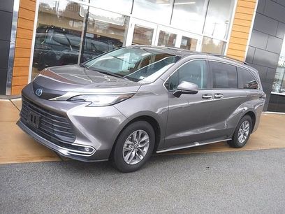 Used 2023 Toyota Sienna XLE