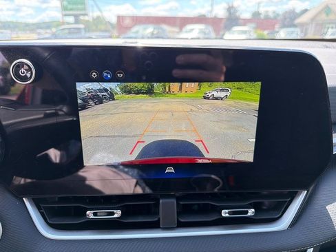 Used 2025 Chevrolet Equinox LT AWD/4WD image 18