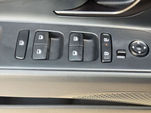 Certified 2025 Hyundai Elantra Sport FWD image 9