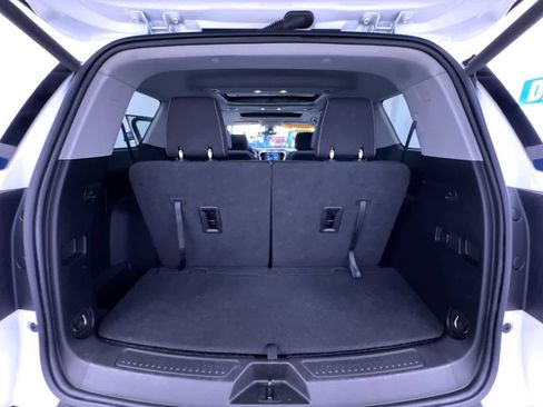 Used 2023 GMC Acadia SLE w/ Driver Convenience Package FWD image 46