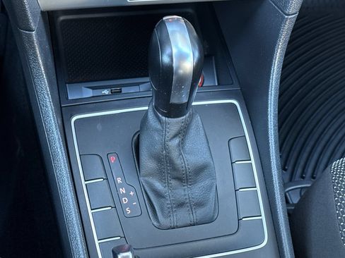 Used 2016 Volkswagen Passat 1.8T S FWD image 20
