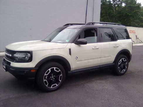 Used 2024 Ford Bronco Sport Outer Banks w/ Tech Package AWD/4WD image 13