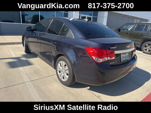 Used 2016 Chevrolet Cruze LS FWD image 2
