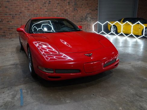 Used 2002 Chevrolet Corvette Z06 w/ Memory Pkg RWD image 4