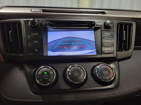 Used 2018 Toyota RAV4 LE w/ All Weather Liner Package AWD/4WD image 20