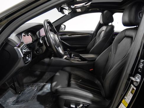 Used 2019 BMW 530i w/ Convenience Package image 4