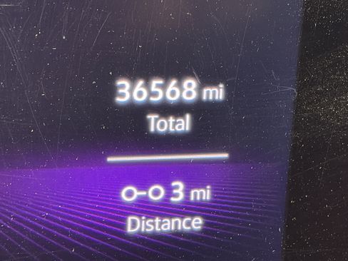 Used 2023 Volkswagen Tiguan SE R-Line FWD image 5