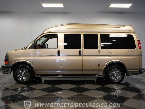 Used 2006 Chevrolet Express 1500 w/ Preferred Equipment Group image 2