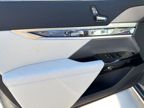 New 2026 BMW i7 xDrive60 w/ Executive Package AWD/4WD image 11