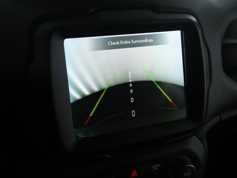 Used 2020 Jeep Renegade Altitude AWD/4WD image 13