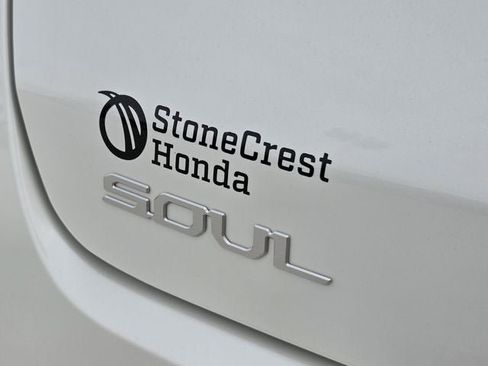 Used 2025 Kia Soul LX w/ LX Technology Package FWD image 38