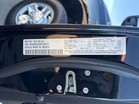 Used 2024 RAM 2500 Tradesman w/ Chrome Appearance Group image 35