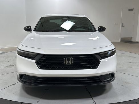 Used 2023 Honda Accord Sport image 2