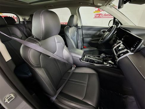 Used 2023 Kia Sorento SX image 35