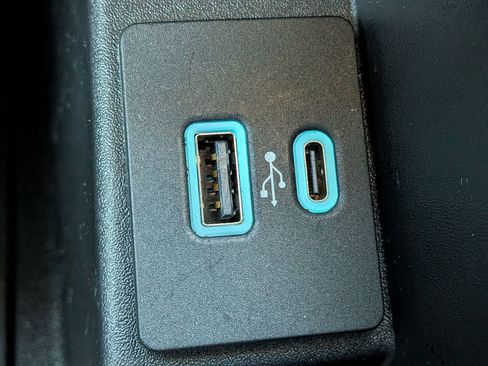 Certified 2022 Ford Edge SE w/ Black Appearance Package image 23