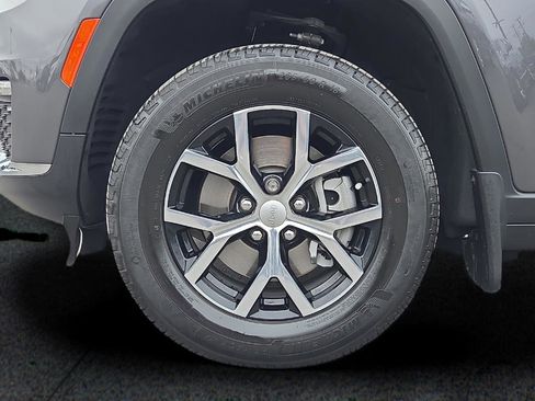 Used 2025 Jeep Grand Cherokee L Limited w/ MOPAR Finishing Package RWD image 8