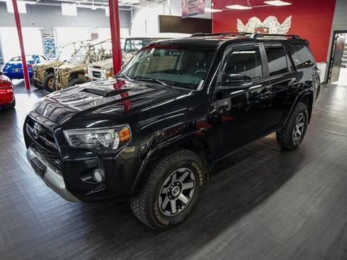 Used 2019 Toyota 4Runner TRD Off-Road Premium AWD/4WD image 2