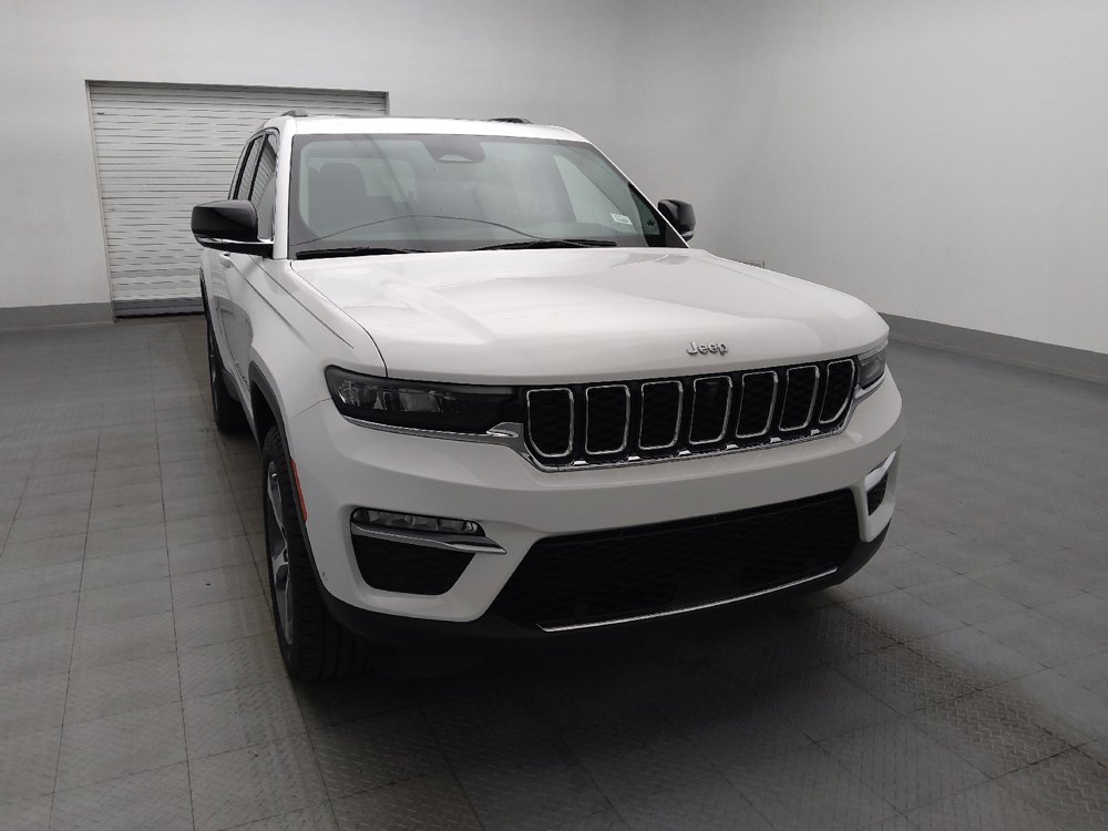 Used 2023 Jeep Grand Cherokee Limited w/ Luxury Tech Group II RWD image 14