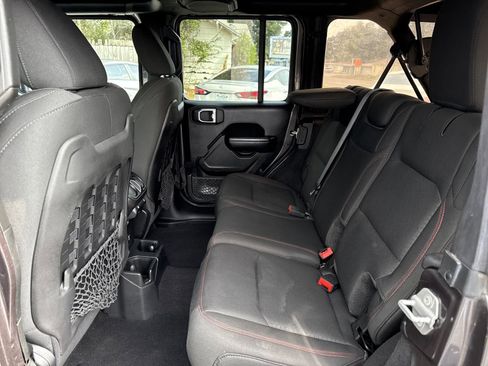 Used 2021 Jeep Wrangler Unlimited Rubicon AWD/4WD image 10
