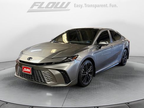 Used 2025 Toyota Camry XSE image 4