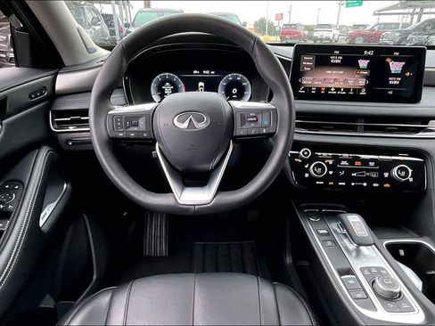 Certified 2025 INFINITI QX60 Luxe FWD image 9