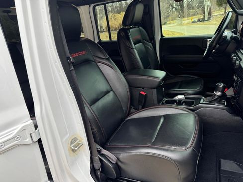 Used 2020 Jeep Wrangler Unlimited Rubicon w/ Uconnect 4C Nav & Sound Group image 22