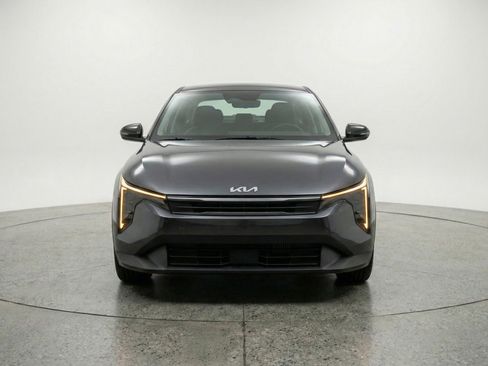 Used 2025 Kia K4 FWD image 2