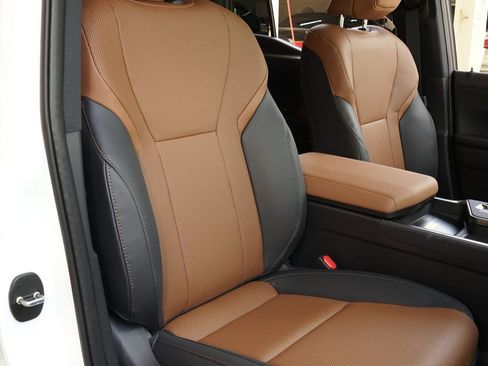 Used 2026 Lexus GX 550 w/ Cold Area Package image 9