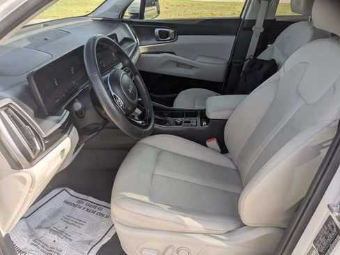 Used 2024 Kia Sorento S w/ Panoramic Sunroof Package FWD image 13