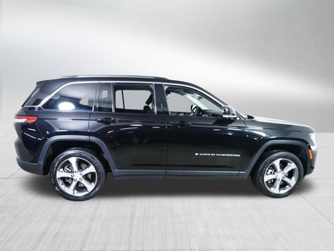 Used 2022 Jeep Grand Cherokee Limited 4xe w/ Luxury Tech Group II AWD/4WD image 8
