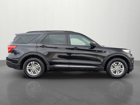 Used 2020 Ford Explorer XLT w/ Equipment Group 202A image 8