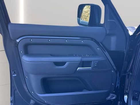 New 2025 Land Rover Defender 110 X-Dynamic SE image 14