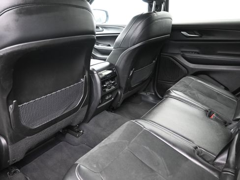 Used 2024 Jeep Grand Cherokee L Laredo image 22