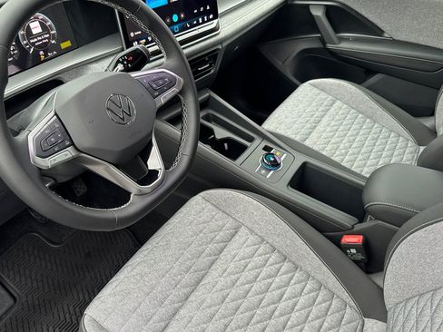 New 2026 Volkswagen Tiguan S AWD/4WD image 9