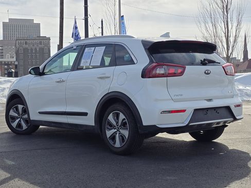 Used 2018 Kia Niro LX image 17