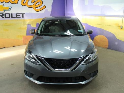 Used 2019 Nissan Sentra SV FWD image 3