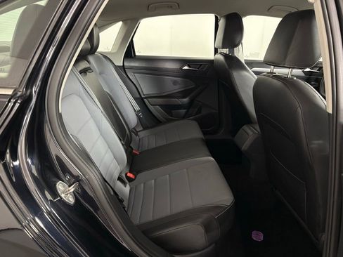Used 2025 Volkswagen Jetta SE FWD image 44