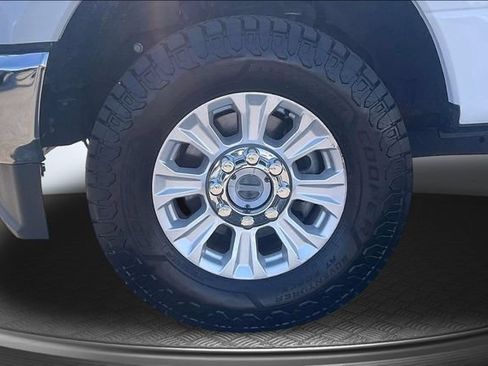 Used 2021 Ford F250 XLT AWD/4WD image 9