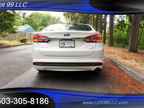 Used 2017 Ford Fusion SE w/ Fusion SE Technology Package FWD image 10