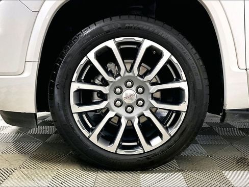 Used 2021 GMC Acadia Denali w/ Denali Technology Package image 8