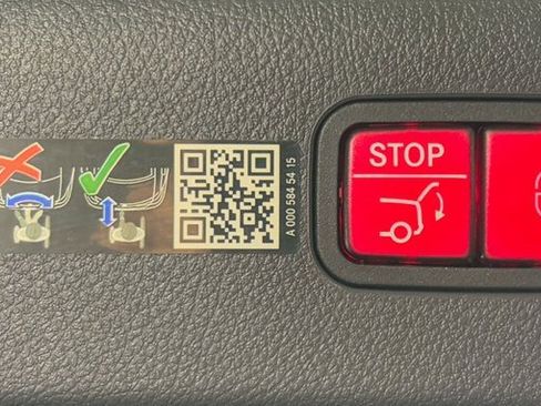 Certified 2023 Mercedes-Benz EQS 580 580 image 34