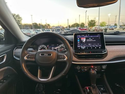 Used 2022 Jeep Compass Latitude image 7