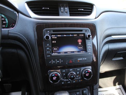 Used 2016 Chevrolet Traverse LT AWD/4WD image 25