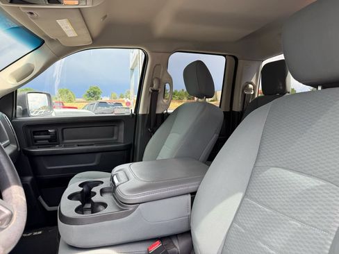 Used 2018 RAM 1500 Express w/ Express Value Package AWD/4WD image 32