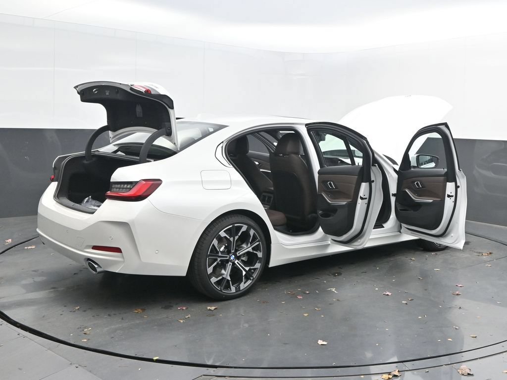 Used 2026 BMW 330i Sedan w/ Premium Package RWD image 41