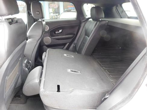 Used 2018 Land Rover Range Rover Evoque SE image 30
