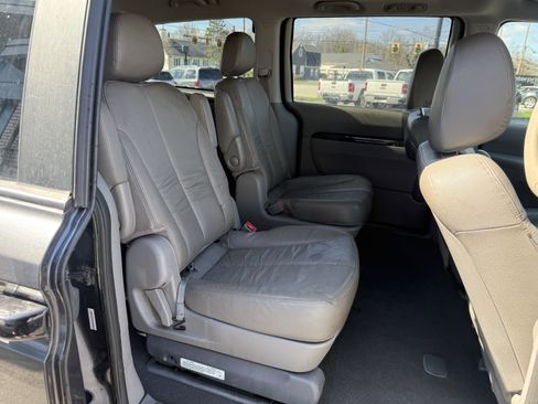 Used 2014 Kia Sedona EX w/ Luxury Package FWD image 16