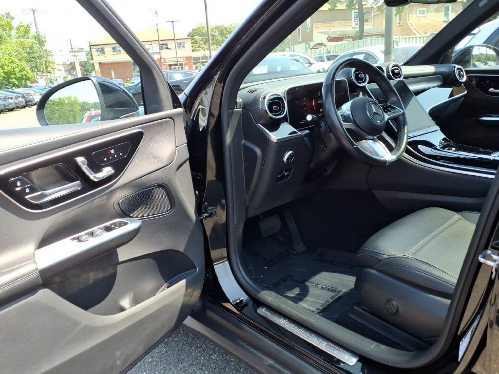Used 2023 Mercedes-Benz GLC 300 4MATIC image 17
