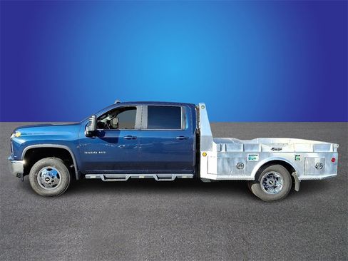 Used 2022 Chevrolet Silverado 3500 LT image 7